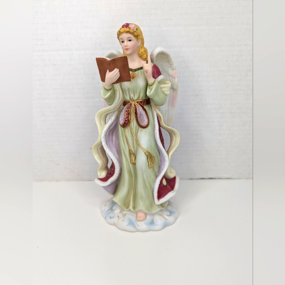 Royal Doulton Figurine Angel of Wisdom 2005 Artist Signed